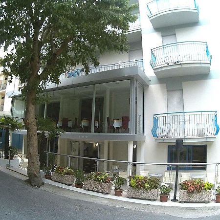 Hotel Azzurro Cattolica Esterno foto