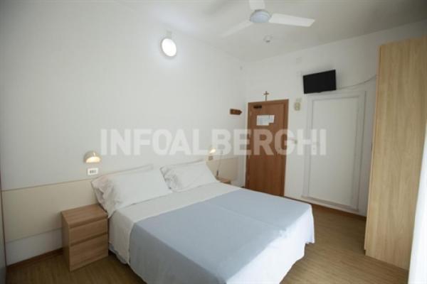 Hotel Azzurro Cattolica Esterno foto