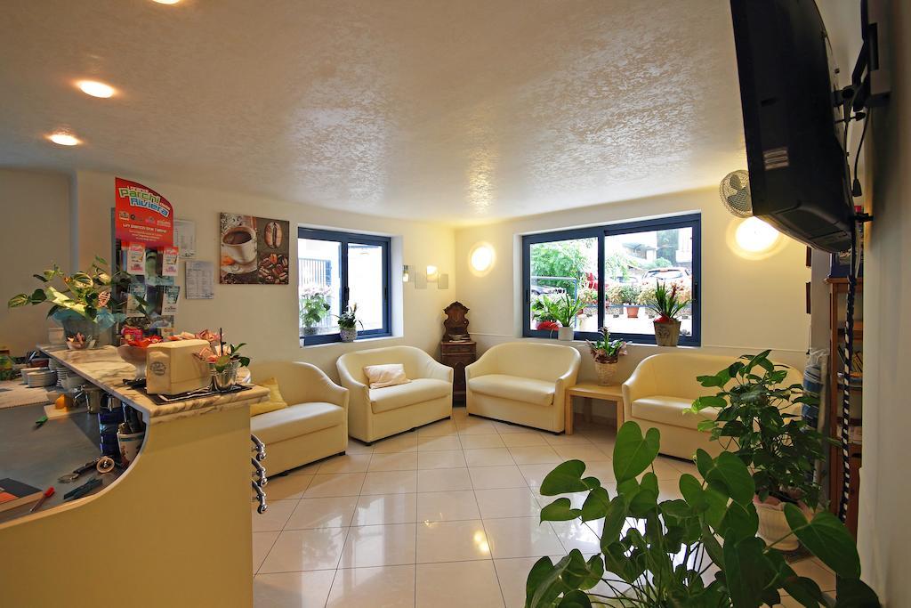 Hotel Azzurro Cattolica Esterno foto