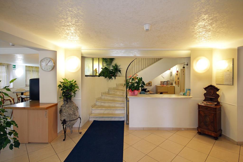 Hotel Azzurro Cattolica Esterno foto