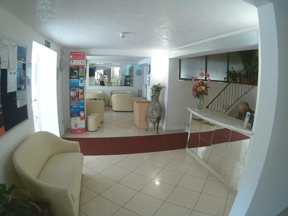 Hotel Azzurro Cattolica Esterno foto